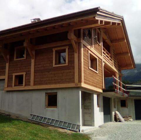 traiter-bois-termo-trait-chalet_poteau-poutre_thermo_traite_huile-barbirati.jpg