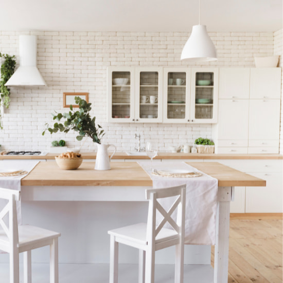 Peindre une cuisine en bois blanc